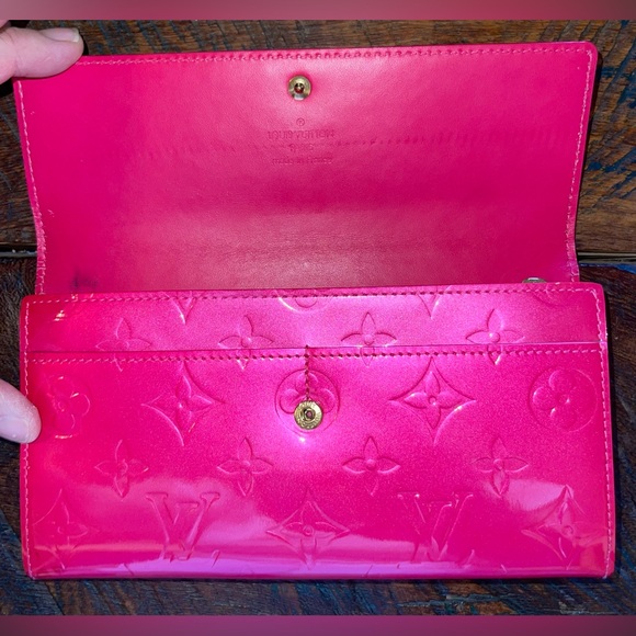 ULTRA RARE HTF LOUIS VUITTON Vernis Barbie Hot Pink Wallet - Picture 4 of 12